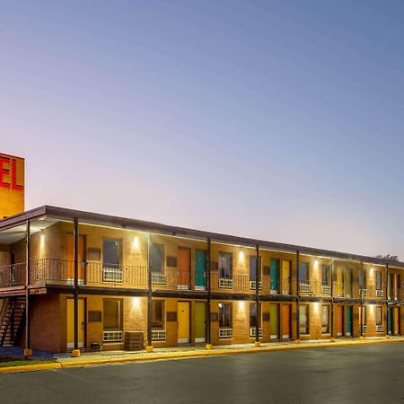 Starved Rock Motor Inn Travelodge By Wyndham Streator Exteriér fotografie