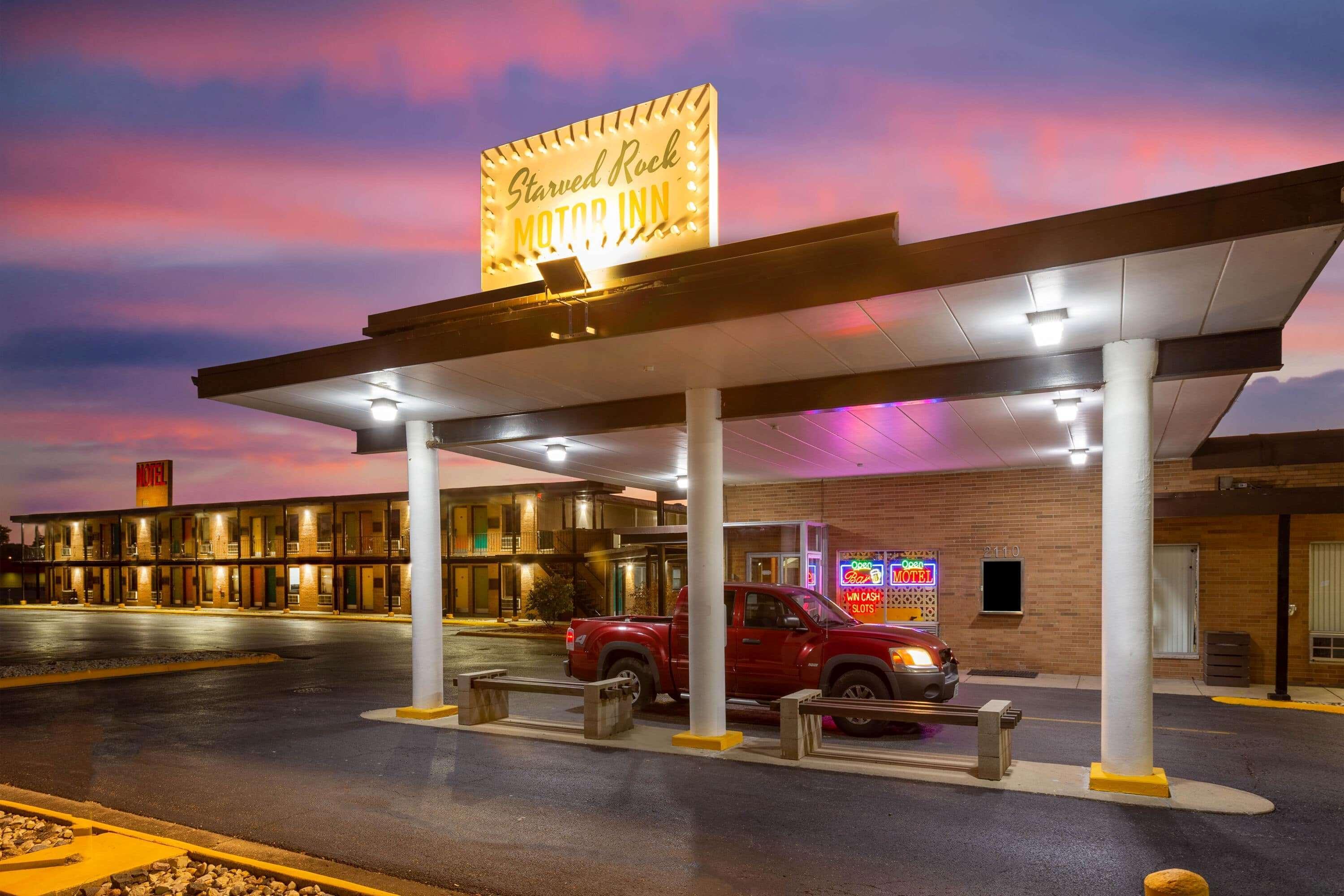 Starved Rock Motor Inn Travelodge By Wyndham Streator Exteriér fotografie